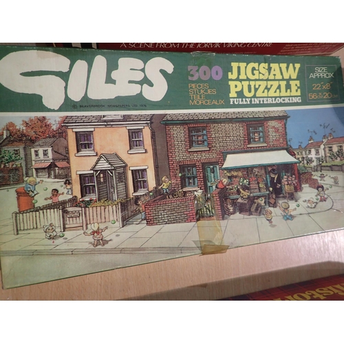 2038 - Eighteen boxed jigsaw puzzles, various makers, Whitman, Arrow and others, includes Giles and Royalty... 