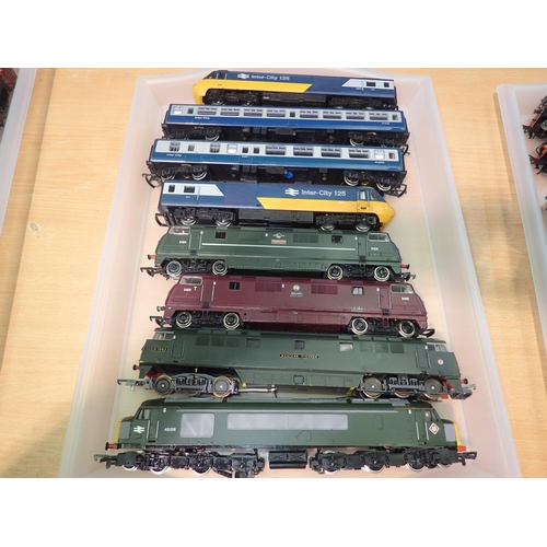 2058 - Five unboxed OO scale diesel outline locomotives, including four car Inter City 125, all require att... 