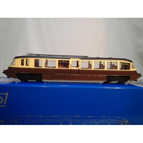 2197 - OO gauge Dapol 4D-011-002, streamlined railcar, W10, BR chocolate/cream, near mint, boxed. UK P&P Gr... 