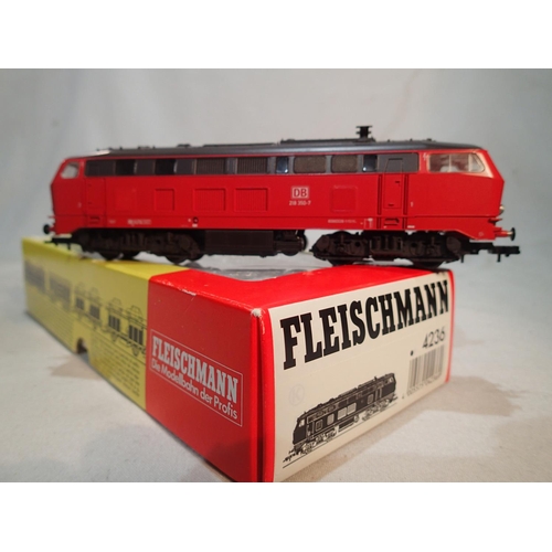 2201 - HO gauge Fleischmann 4236 class 218, DB red, 218 350-7, near mint, storage wear to box. UK P&P Group... 