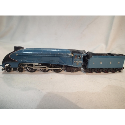 2209 - OO gauge kit built A4 class, Sir Nigel Gresley, LNER blue, 4498, fair to good condition, missing one... 