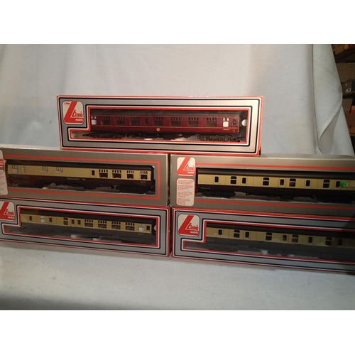 2215 - OO gauge rake of four Lima BR chocolate/cream coaches, plus one BR maroon coach, excellent condition... 