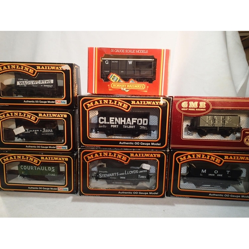 2218 - OO gauge, eight assorted wagons, various makes and types, mostly excellent condition, wear to boxes.... 