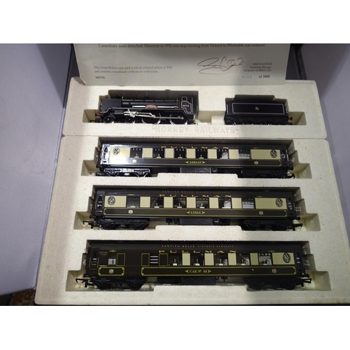 2018 - OO scale Hornby R2079 Kentish Belle train pack, schools class Downside, 30912, black, early crest, w... 