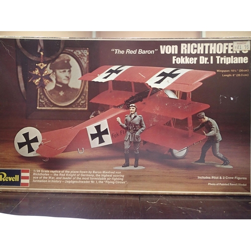 2278 - Revell 1/28 scale Fokker DR1 triplane with pilot and two crew figures, appears complete, unchecked. ... 