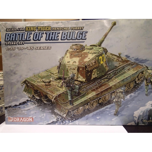 2281 - Dragon 1/35 scale King Tiger tank, Battle of the Bulge, appears complete, unchecked, box with storag... 