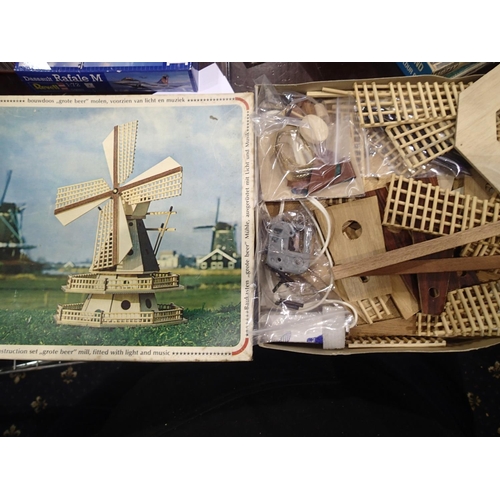 2282 - Wooden kit to build windmill with lights and music. UK P&P Group 1 (£16+VAT for the first lot and £2... 