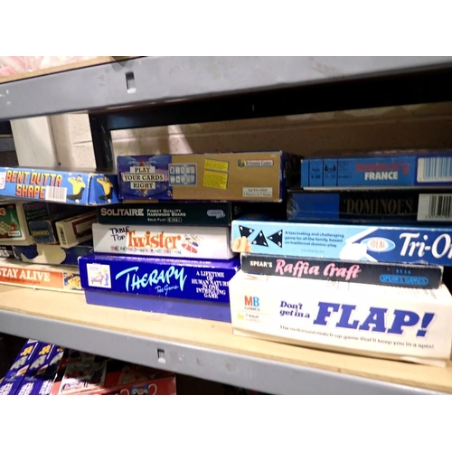 1025 - Quantity of games and board games. Not available for in-house P&P