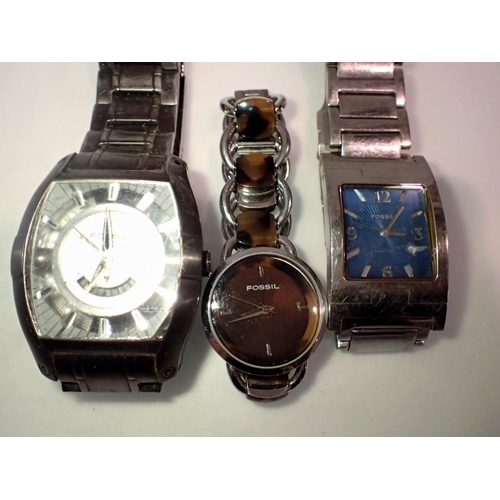 1067 - Three Fossil wristwatches. UK P&P Group 1 (£16+VAT for the first lot and £2+VAT for subsequent lots)