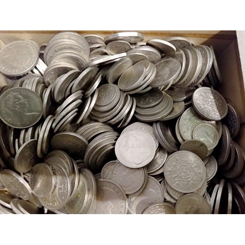 1071 - 3.9kg of post 1946 silver UK coins. UK P&P Group 3 (£30+VAT for the first lot and £8+VAT for subsequ... 