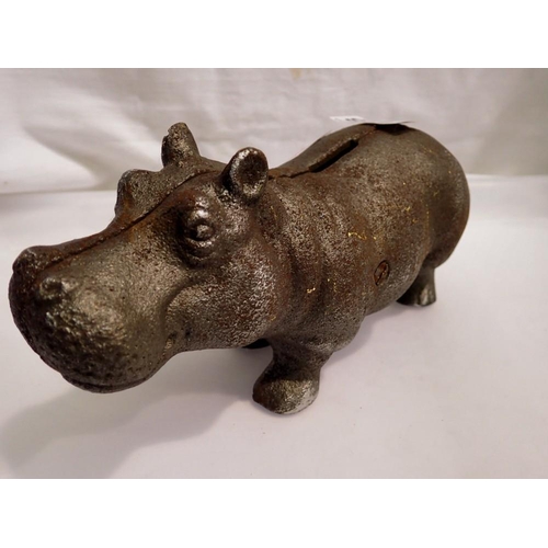 1118 - Cast iron hippo money box, L: 20 cm. UK P&P Group 1 (£16+VAT for the first lot and £2+VAT for subseq... 