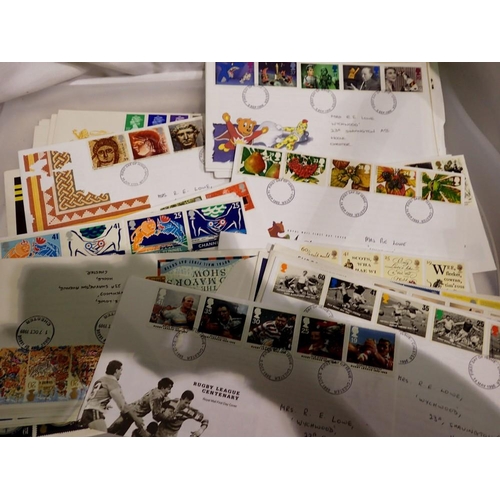 1120 - Approximately fifty Royal Mail first day covers, mainly 1990's. UK P&P Group 1 (£16+VAT for the firs... 