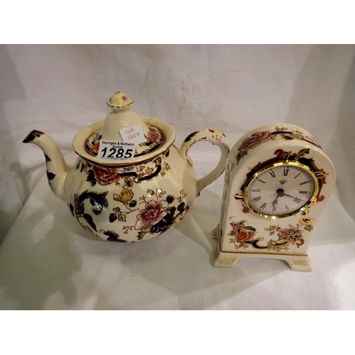 1285 - Masons Blue Mandalay large teapot and mantel clock. UK P&P Group 3 (£30+VAT for the first lot and £8... 