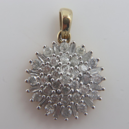 18 - 9ct gold and 1cts diamond circular cluster pendant, 2.8g. UK P&P Group 1 (£16+VAT for the first lot ... 