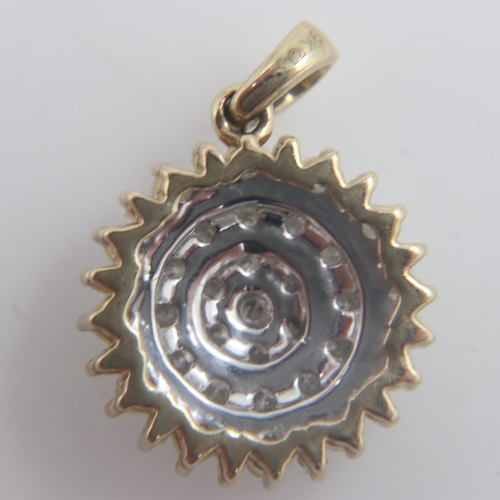 18 - 9ct gold and 1cts diamond circular cluster pendant, 2.8g. UK P&P Group 1 (£16+VAT for the first lot ... 