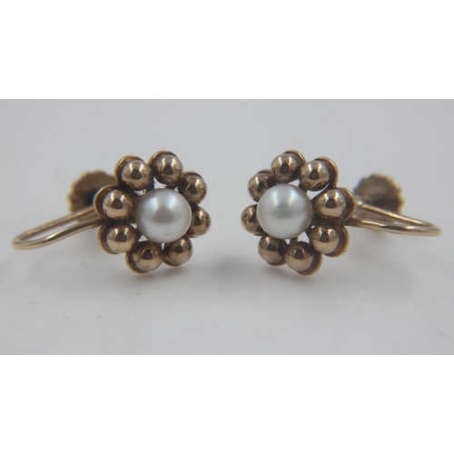 19 - Pair of 9ct gold pearl set screw back earrings, 2.8g. UK P&P Group 1 (£16+VAT for the first lot and ... 