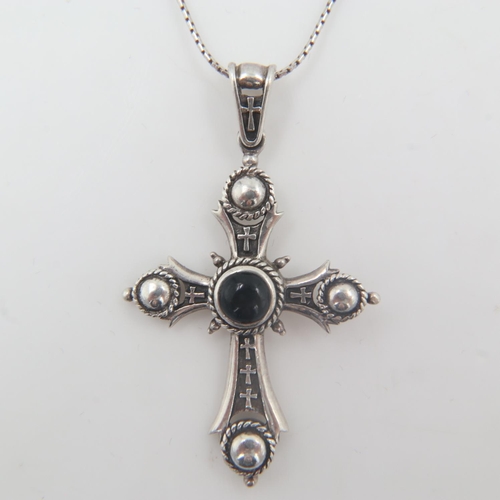 32 - 925 silver stone-set cross and chain. UK P&P Group 1 (£16+VAT for the first lot and £2+VAT for subse... 