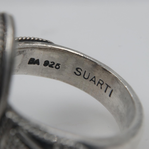 38 - Suarti 925 silver and mother of pearl set ring, size O. UK P&P Group 0 (£6+VAT for the first lot and... 