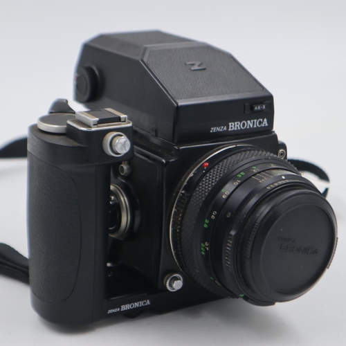 104 - Zenza Bronica ETRS medium format SLR camera. UK P&P Group 1 (£16+VAT for the first lot and £2+VAT fo... 