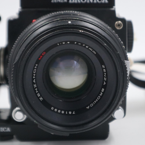 104 - Zenza Bronica ETRS medium format SLR camera. UK P&P Group 1 (£16+VAT for the first lot and £2+VAT fo... 