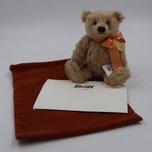 118 - Steiff William & Catherine, The Royal Wedding Teddy Bear, with COA and dust bag, H: 25cm. UK P&P Gro... 