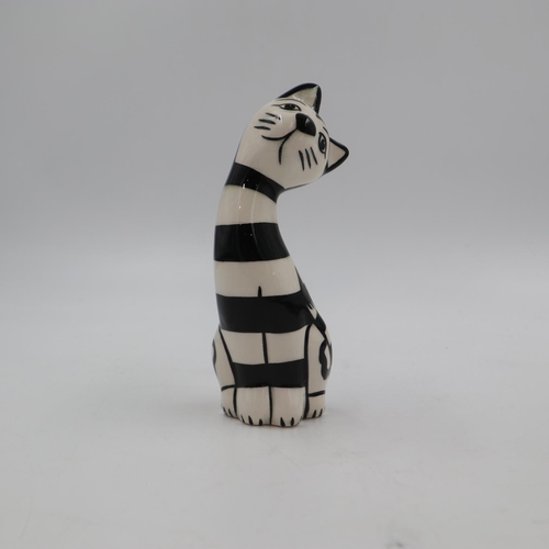 146 - Lorna Bailey cat, Humbug, no cracks or chips, H: 18 cm. UK P&P Group 1 (£16+VAT for the first lot an... 