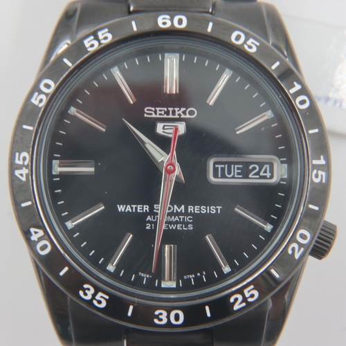 67 - Seiko 5: gents automatic wristwatch, with exhibition backplate, black dial and date aperture, dial D... 