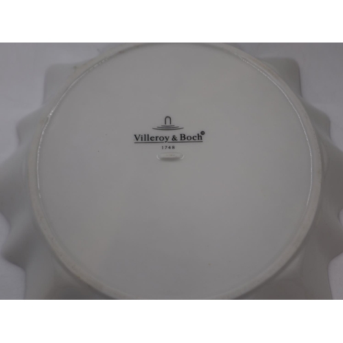 201 - Villeroy and Boch coffee pot and fluted plate (2). UK P&P Group 2 (£20+VAT for the first lot and £4+... 