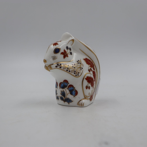 221 - Royal Crown Derby squirrel, no stopper, no cracks or chips, H: 90 mm. UK P&P Group 1 (£16+VAT for th... 