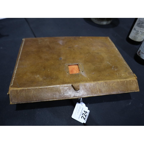 224 - Vintage leather cased Mah-Jong set. UK P&P Group 3 (£30+VAT for the first lot and £8+VAT for subsequ... 