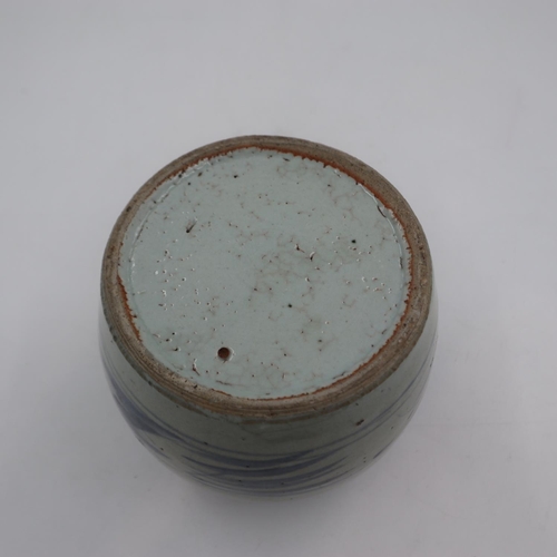 225 - Chinese ginger jar, lacking cover, H:20cm. UK P&P Group 2 (£20+VAT for the first lot and £4+VAT for ... 