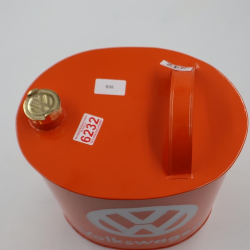 242 - Orange Volkswagen petrol can. UK P&P Group 3 (£30+VAT for the first lot and £8+VAT for subsequent lo... 