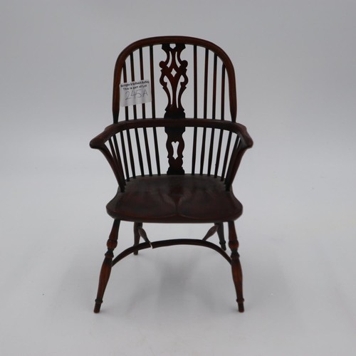 245A - Diminutive apprentices miniature Windsor chair, H: 28 cm, split to stretcher. UK P&P Group 2 (£20+VA... 