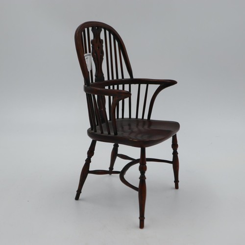 245A - Diminutive apprentices miniature Windsor chair, H: 28 cm, split to stretcher. UK P&P Group 2 (£20+VA... 