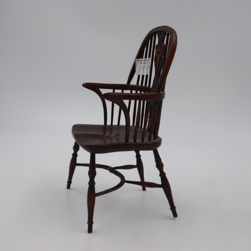 245A - Diminutive apprentices miniature Windsor chair, H: 28 cm, split to stretcher. UK P&P Group 2 (£20+VA... 