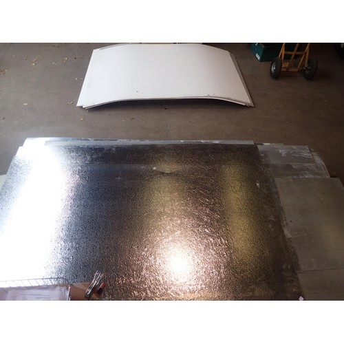 1896D - Three aluminium sheets and approximately 80 mixed steel sheets, largest 250 x 125 cm. These must be ... 