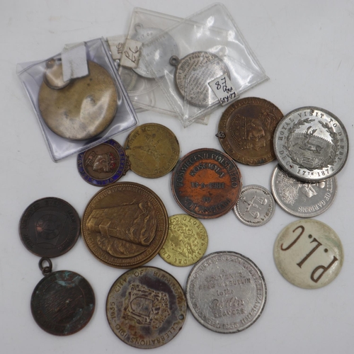 2015 - Tokens and Commemoratives including Victorian examples. UK P&P Group 1 (£16+VAT for the first lot an... 