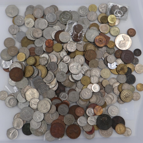 2029 - Mixed UK and world coins. UK P&P Group 1 (£16+VAT for the first lot and £2+VAT for subsequent lots)