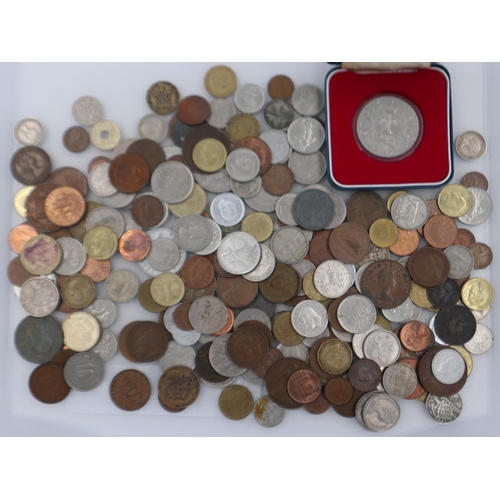 2036 - Quantity of coins with Commemorative cased crown. UK P&P Group 1 (£16+VAT for the first lot and £2+V... 