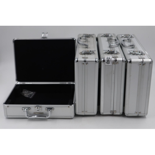 2040 - Three L6 coin cases with a further S6 coin case, no trays within. UK P&P Group 3 (£30+VAT for the fi... 