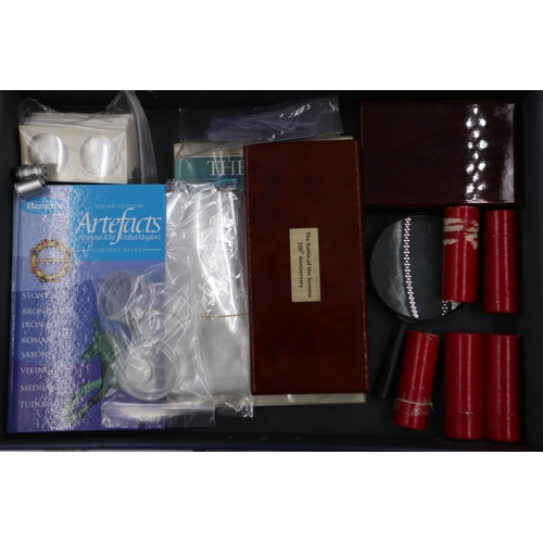 2041 - Case of coin accessories, magnifiers, flips, capsules and publications. UK P&P Group 3 (£30+VAT for ... 