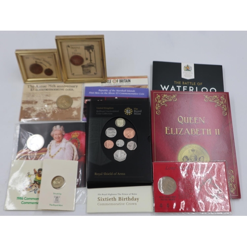 2046 - Mixed carded coins and Commemoratives, (Waterloo and QEII each have one coin only). UK P&P Group 1 (... 