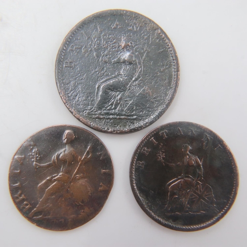 2079 - Three circulated coins of George III - penny and two half pennies. UK P&P Group 0 (£6+VAT for the fi... 