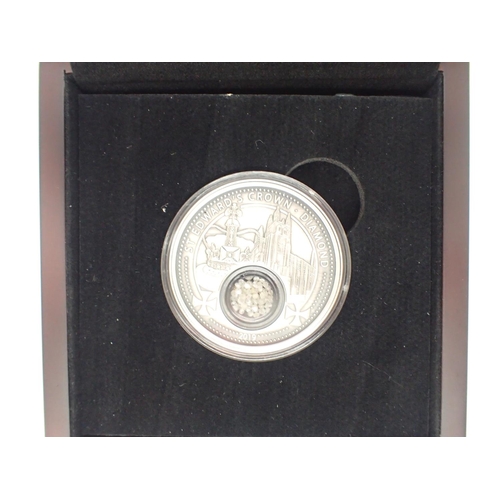 2294 - Cameroon silver 1oz coin with 1ct diamond inset. UK P&P Group 1 (£16+VAT for the first lot and £2+VA... 