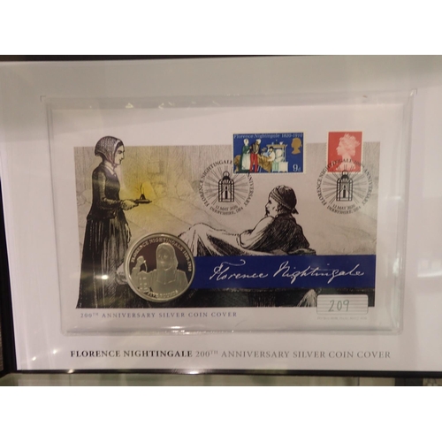 2320 - Florence Nightingale £5 silver proof coin and stamp set. UK P&P Group 1 (£16+VAT for the first lot a... 