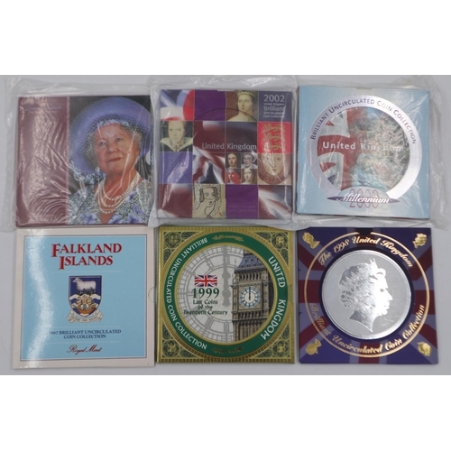 2072 - *Five UK uncirculated coin sets and a Queen Mother Centenary crown (6). UK P&P Group 1 (£16+VAT for ... 