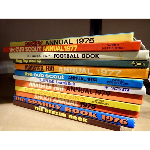 1039 - Twelve 1970's children's annuals. UK P&P Group 2 (£20+VAT for the first lot and £4+VAT for subsequen... 