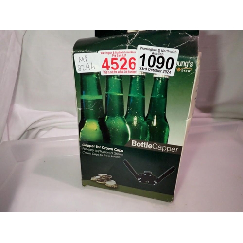 1090 - Youngs Brew, boxed bottle capper and caps, unused. UK P&P Group 1 (£16+VAT for the first lot and £2+... 