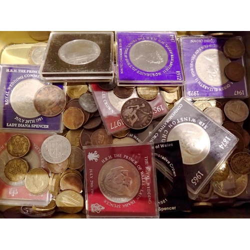 1108 - Quantity of world coins. UK P&P Group 2 (£20+VAT for the first lot and £4+VAT for subsequent lots)