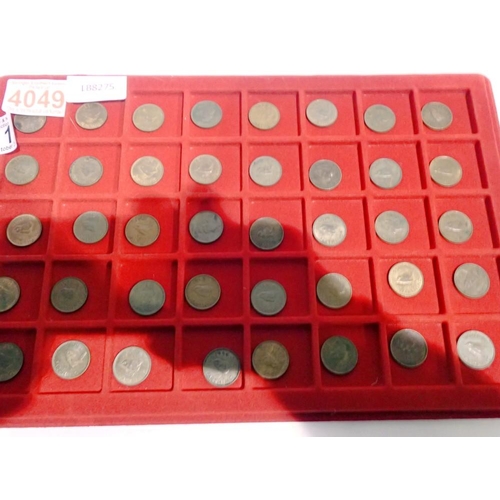 1114 - Tray of 40 pre decimal Wren farthings. UK P&P Group 1 (£16+VAT for the first lot and £2+VAT for subs... 